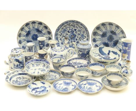 Quantity of Chinese blue and white export porcelain, Kangxi (1662-1722) and later, the majority being 18th Century, comprisin