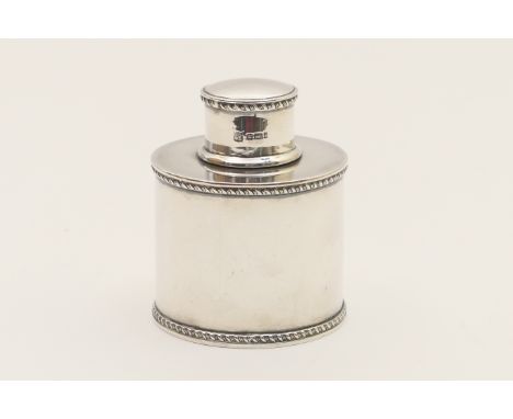 Edwardian silver tea caddy, Sheffield 1901, cylinder form with removable cap, bordered with gadrooning, height 8cm, weight ap