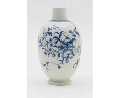 Worcester Mansfield pattern blue and white tea canister, circa 1780, blue open crescent mark, height 13.5cm 