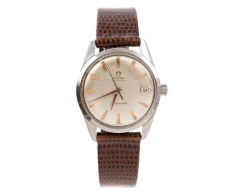 1950s gentlemen's Omega Seamaster Calendar wristwatch with silvered dial, baton numerals and dagger hands with sweep seconds 