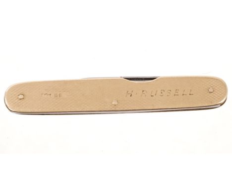 Gold (9ct) penknife with two folding blades with engine-turned decoration, 7.5cm