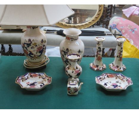 PARCEL OF MASON BLUE MANDALAY CERAMICS INCLUDING TABLE LAMP CANDLESTICK ETC...