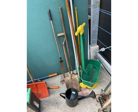 VARIOUS GARDEN TOOLS 