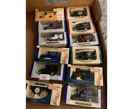 AN ASSORTMENT OF BOXED VINTAGE MODEL CARS 
