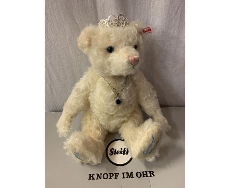 A BOXED STEIFF 'PRINCESS DI' LIMITED EDITION BEAR 