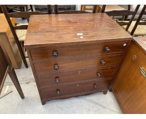 A 19TH CENTURY MAHOGANY CHEST COMMODE WITH FOUR SHAM DRAWERS AND ORIGINAL PEWTER CHAMBER POT 