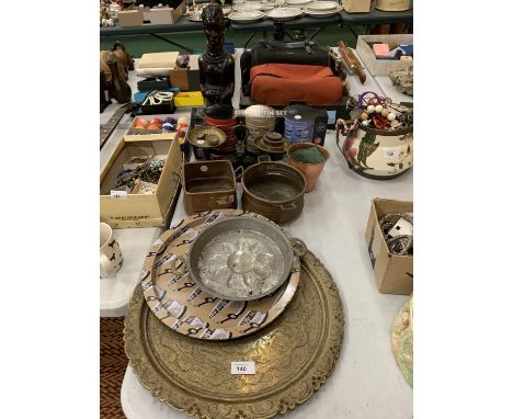 A GROUP OF METALWARES TO INCLUDE SCALES, TRAYS AND PLANTPOTS, STORAGE TINS ETC 
