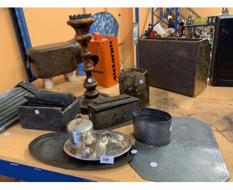 A COLLECTION OF VARIOUS METAL ITEMS TO INCLUDE A LARGE WOODEN CANDLESTICK 