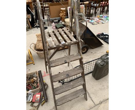 A SET OF VINTAGE 'TWYFORD' FOUR RUNG WOODEN STEP LADDERS 