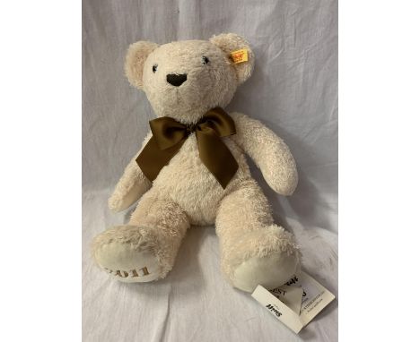 A STEIFF CREAM COZY BEAR 