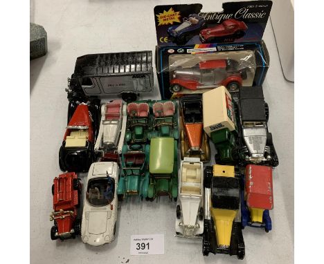 A GROUP OF DIE CAST MODEL VINTAGE CARS SOME FOR SPARES 