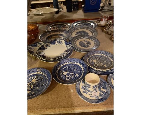 AN LARGE ASSORTMENT OF BLUE AND WHITE CERAMIC WARE TO MAINLY INCLUDE PLATES AND A BOWL 