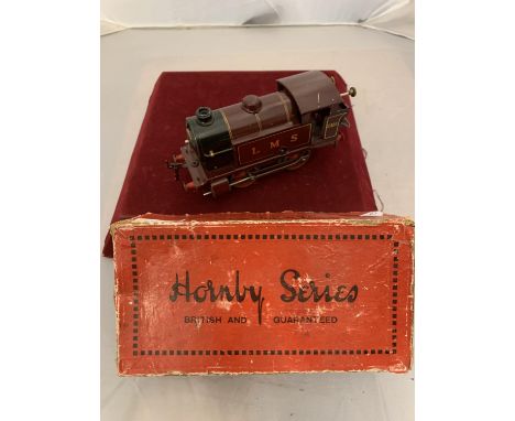 A MODEL HORNBY TRAIN WITH BOX 
