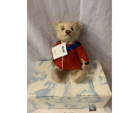 A STEIFF TEDDY BEAR PRINCE WILLIAM 2012 BOXED WITH CERTIFICATE 