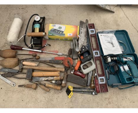 A MAKITA CORDLESS DRIVER DRILL ALONG WITH A LARGE COLLECTION OF TOOLS ETC - W/O 