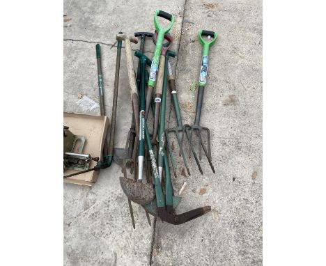 VARIOUS GARDEN TOOLS 
