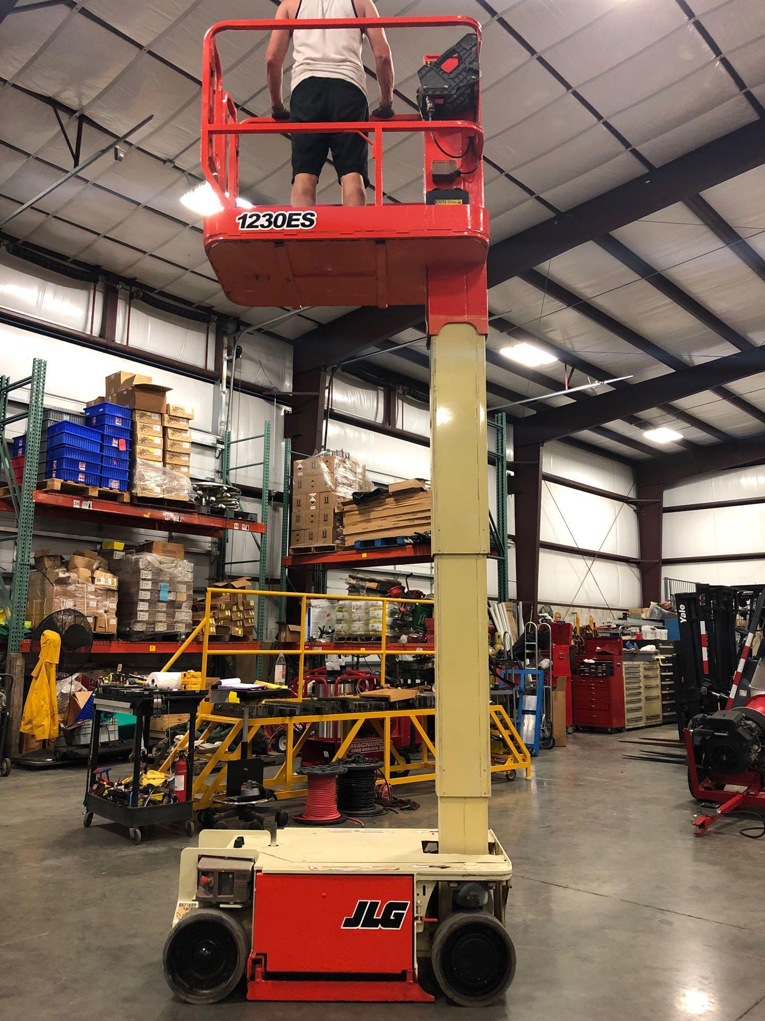 JLG ELECTRIC MAN LIFT MODEL 1230ES, BUILT IN BATTERY CHARGER, 12 ...