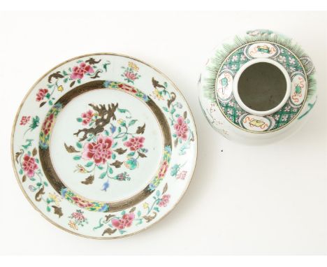 Porseleinen Famille Verte gemberpot, met afbeelding van spelende figuren in tuin, gemerkt met 4 karakters Kangxi revival, Chi