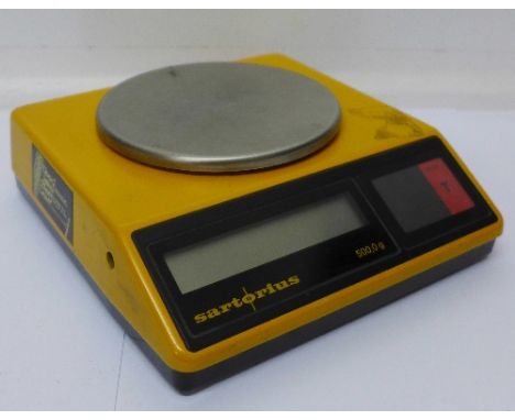 A set of Sartorius jewellery scales