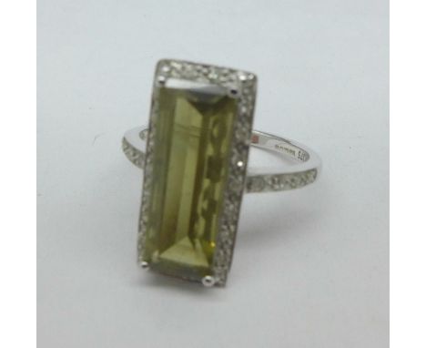 An Art Deco style 9ct white gold, tourmaline and diamond ring, 3.3g, M, 17mm x 8mm