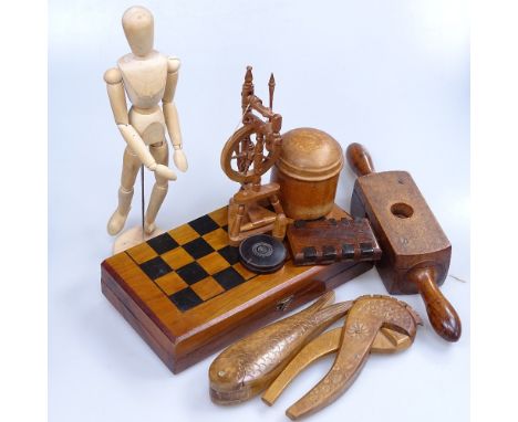 Vintage treen novelty nutcrackers, a chess set etc 