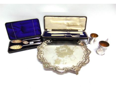 A GOOD PLATED BERRY SPOONS AND SIFTING SPOON SET  cased; a circular salver; two can shaped mugs; and cased fish servers