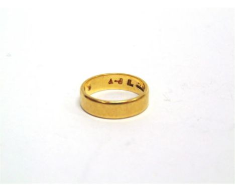 AN 18CT GOLD PLAIN WEDDING RING 4.9mm wide, finger size L, 4.6g gross