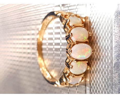 9CT GOLD 5 STONE OPAL RING