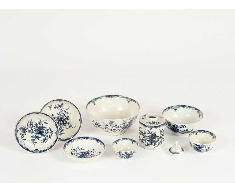 A group of Worcester Mansfield pattern teawares, comprising two teabowls, three saucers, a sugar and slop bowl and an octagon