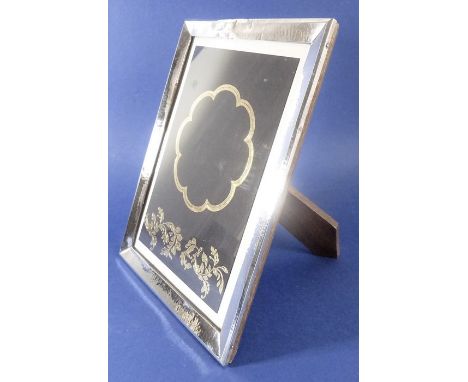 A white-metal easel picture frame marked .925 Peru