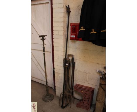 A quantity of vintage tools including forks, pruner, edging shears etc.