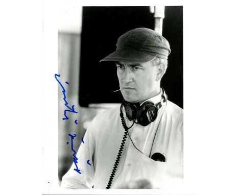LYNCH DAVID: (1946-2025) American film Director, the recipient of an Academy Honorary Award. Signed 8 x 10 photograph of Lync