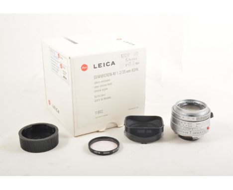 Leica camera Summicron-M 1:2/35mm ASPH lens, with box.