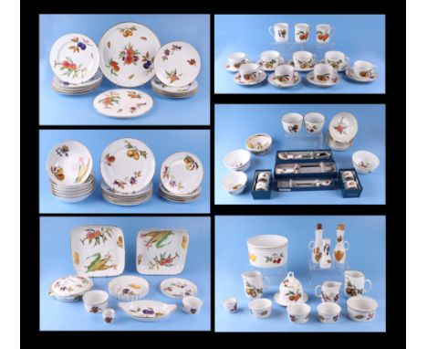 A quantity of assorted Royal Worcester Evesham pattern tea and dinner wares to include tureens and covers; dinner plates; cak