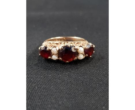 9 CARAT GOLD GARNET AND PEARL RING 2.8GRAMS 