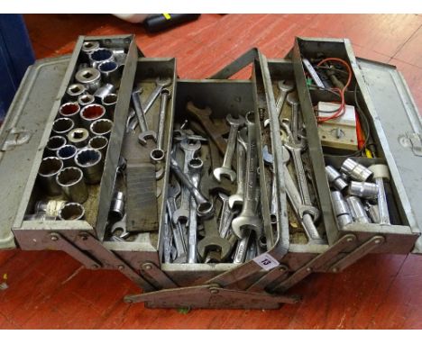 Metal cantilever toolbox and contents