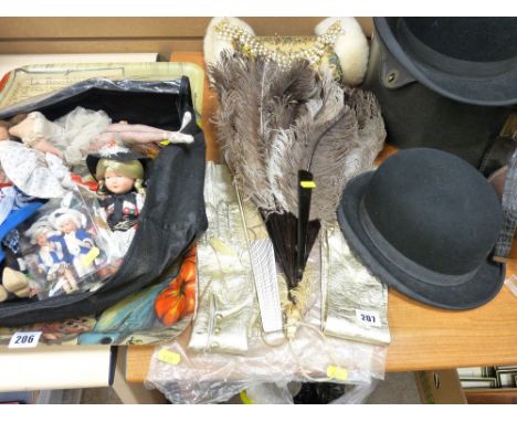 Parcel of vintage lady's evening ware including fans, gloves, purses etc