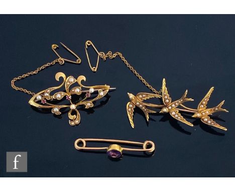 Three early 20th Century 9ct brooches to include a seed pearl set, three swallow and a single stone amethyst example, total w
