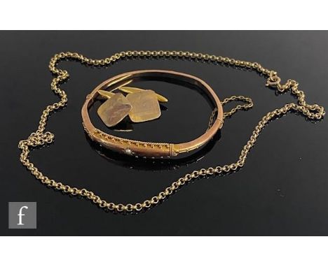 A pair of 9ct chain linked cufflinks, with a 9ct belcher chain and a 9ct pearl set bangle, total weight 17g, A/F. 