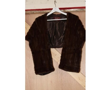 A vintage Ladies coat. postage uk only 