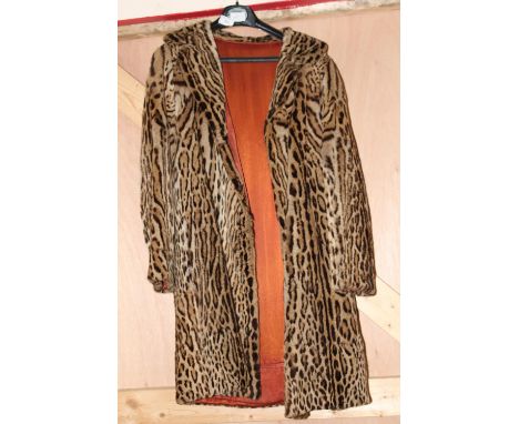 A vintage Ladies coat. postage uk only 