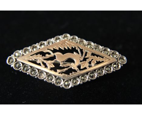 A vintage 950 silver brooch 