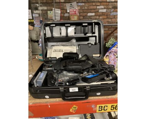 A PANASONIC MS90 VHS VIDEO CAMERA PLUS ACCESSORIES IN A CASE 