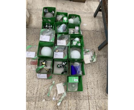 AN ASSORTMENT OF VARIOUS LIGHT FITTINGS 