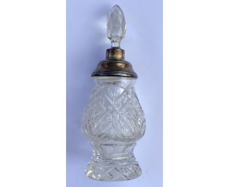 A SILVER AND CUT GLASS PERFUME BOTTLE, HEIGHT 18 CM 