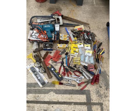 AN ASSORTMENT OF TOOLS AND HARDWARE TO INCLUDE SPANNERS, PLIERS AND RAWL PLUGS ETC 