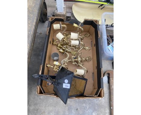 AN ASSORTMENT OF DECORATIVE WALL LIGHT FITTINGS 