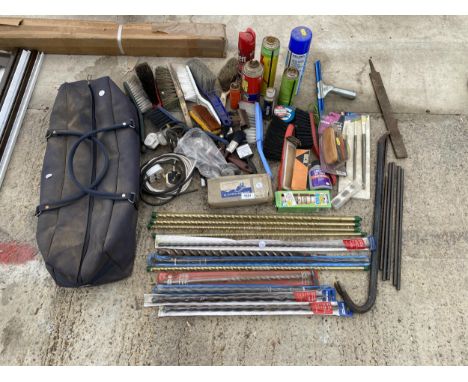 AN ASSORTMENT OF TOOLS AND HARDWARE TO INCLUDE DRILL BITS, A CROW BAR NAD BRUSHES ETC 