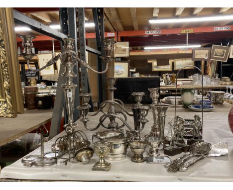 A QUANTITY OF SILVER PLATED ITEMS TO INCLUDE CANDLEABRAS, SMALL VASES, FIGURES, FLATWARE, ETC 