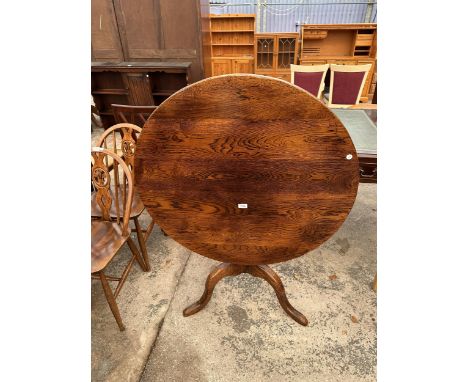 AN OAK GEORGE III STYLE TRIPOD TABLE, 36" DIAMETER 